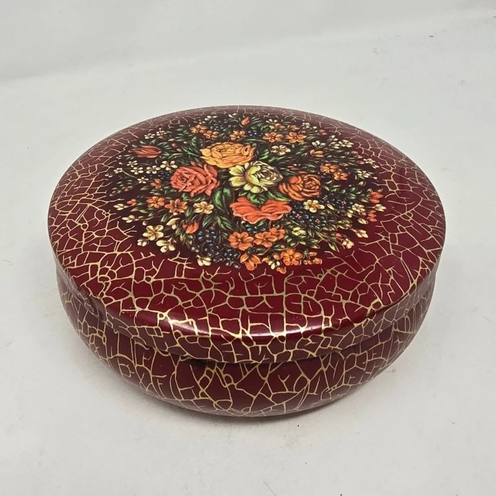 Vtg Daher red tin container England grannycore cottagecore rustic roses floral